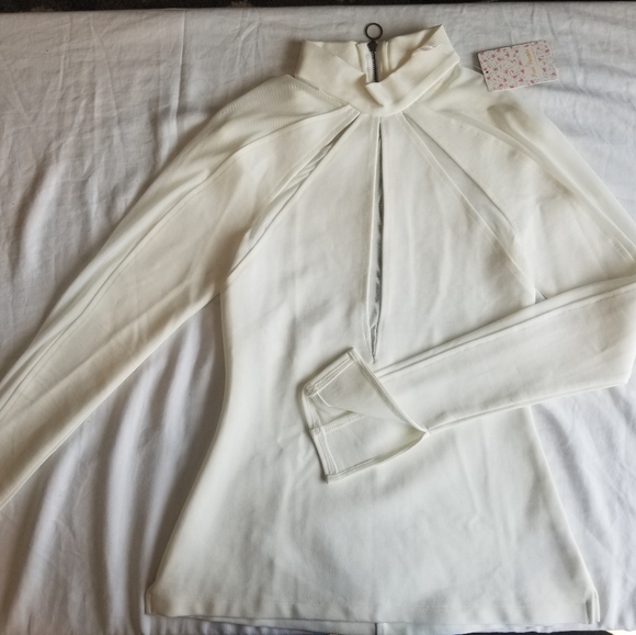 Top - Picture 5 of 6